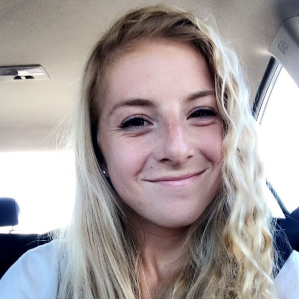 Meet your Posher, Cynthia